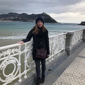 Meet your Posher, Emily